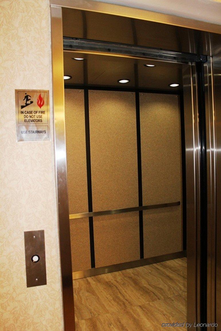 ホリデイ イン エクスプレス パラマス インテリア 写真